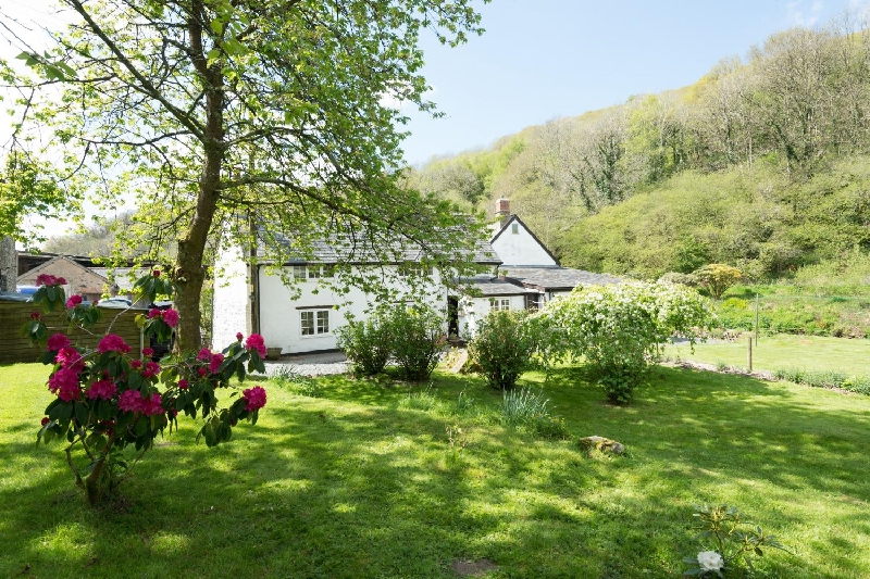 Bratton Mill Cottage a british holiday cottage for 4 in ,