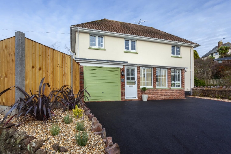 Click here for more about Barn Cottage