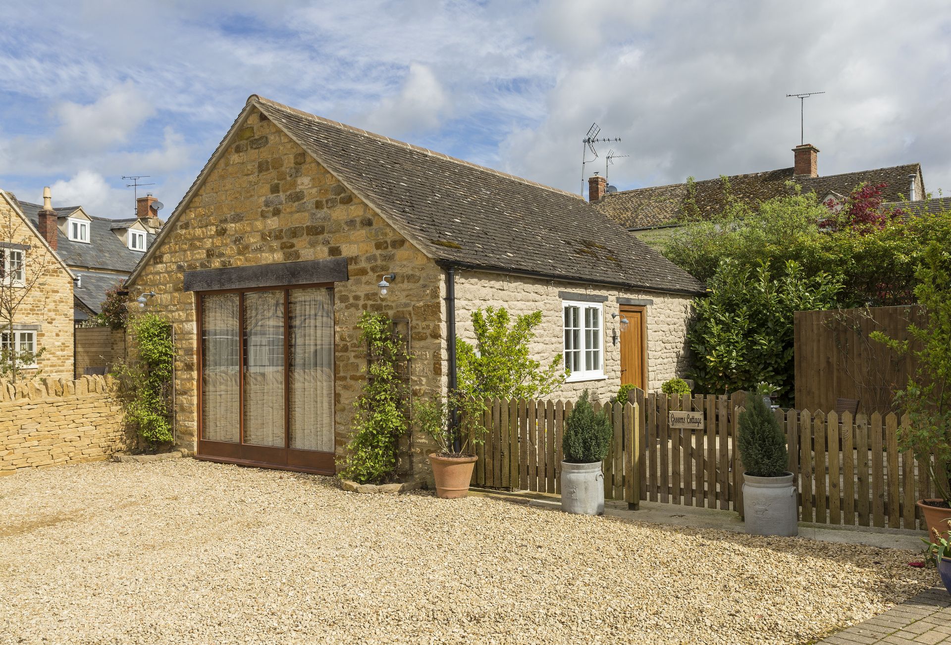 Click here for more about Grooms Cottage