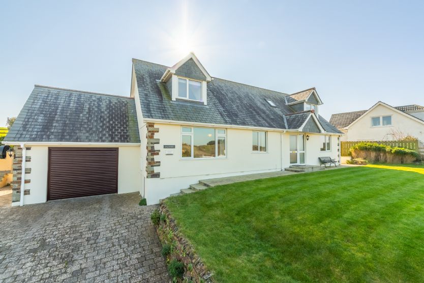 Click here for more about Jalousie