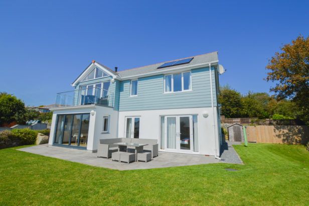 Click here for more about Lowenna