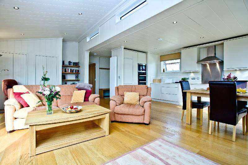 Click here for more about Amber Lodge, Strawberryfield Park