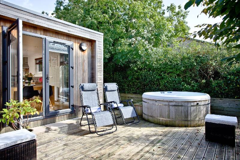 Blackbird Lodge, Strawberryfield Park a british holiday cottage for 4 in ,