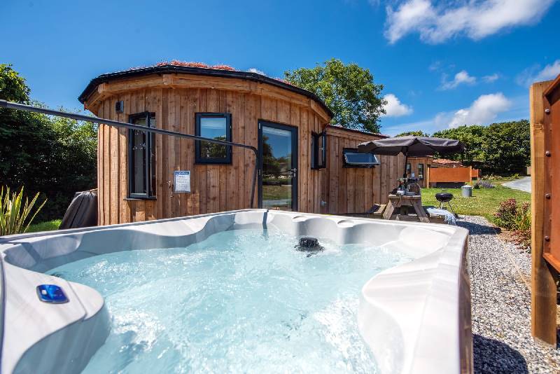 Click here for more about Spring Tide Roundhouse, East Thorne