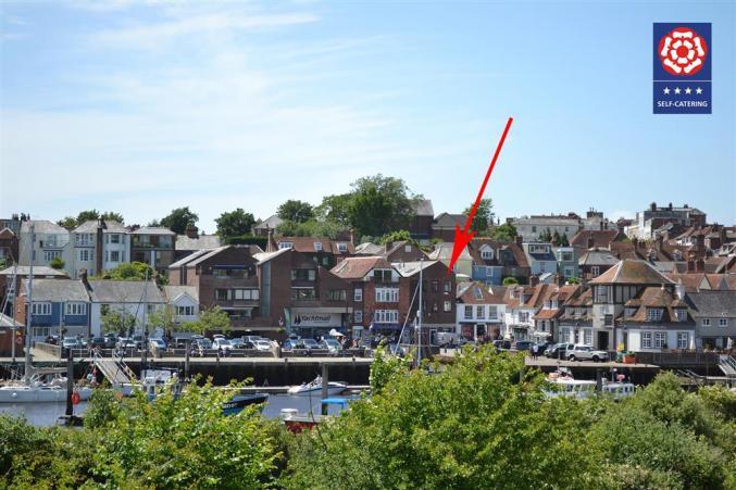 Click here for more about 8 Admirals Court