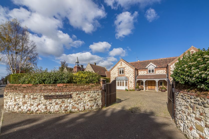 The Gables a british holiday cottage for 8 in , 