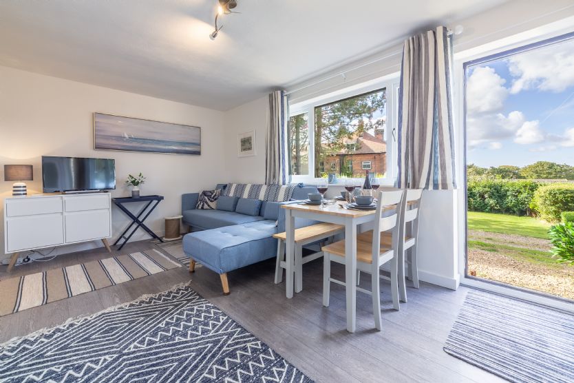 Beach Retreat a british holiday cottage for 4 in , 