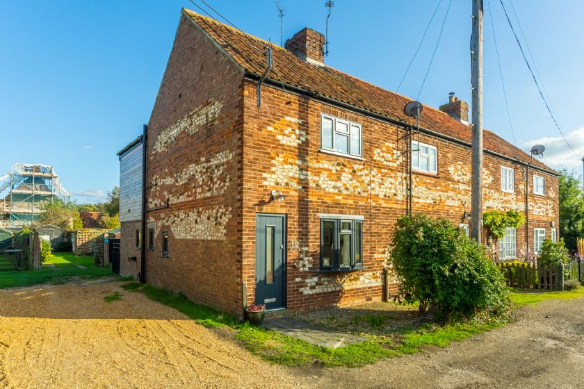 Click here for more about Barnwell Cottage