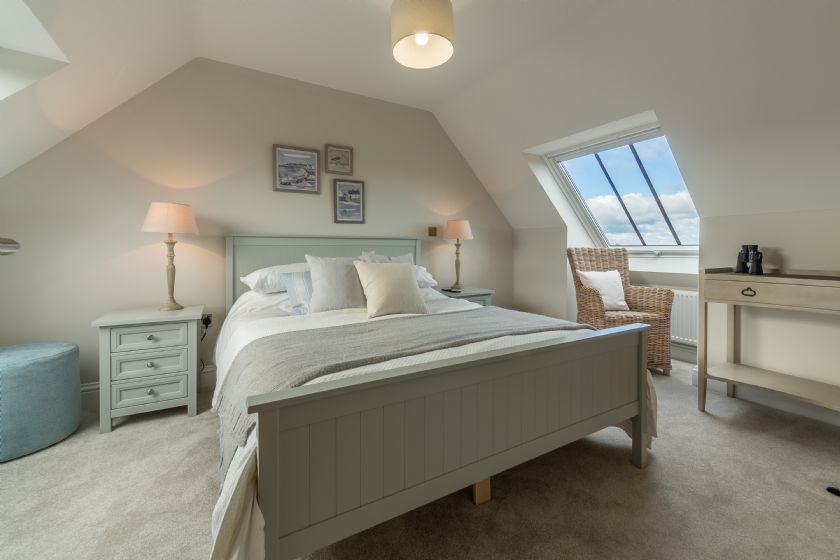 Click here for more about 3 Knights  Cottages