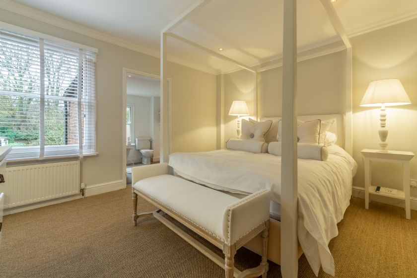 Click here for more about Tide Cottage (O)