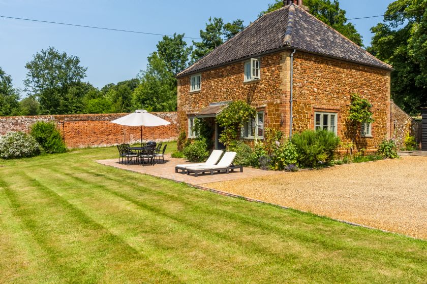 Click here for more about Park Cottage
