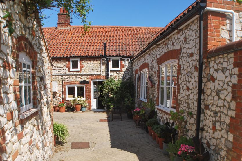 Eaton Cottage a british holiday cottage for 7 in ,