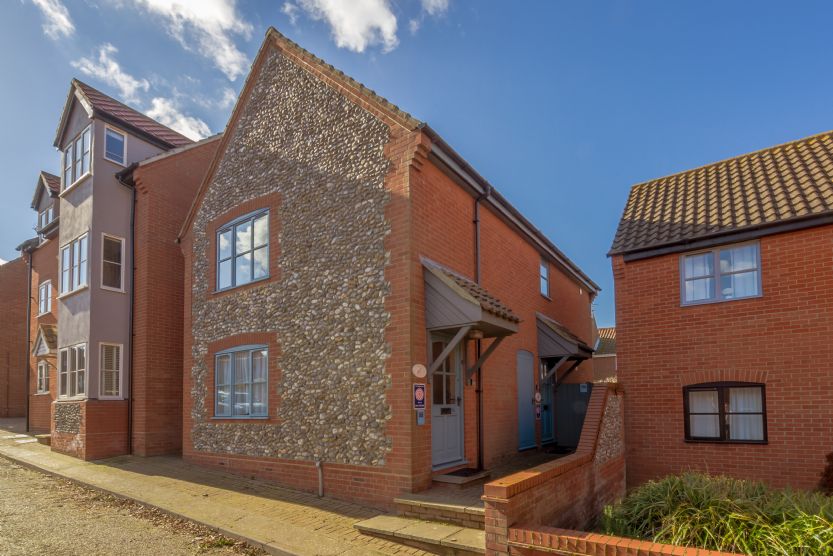 Click here for more about Avocet Apartment