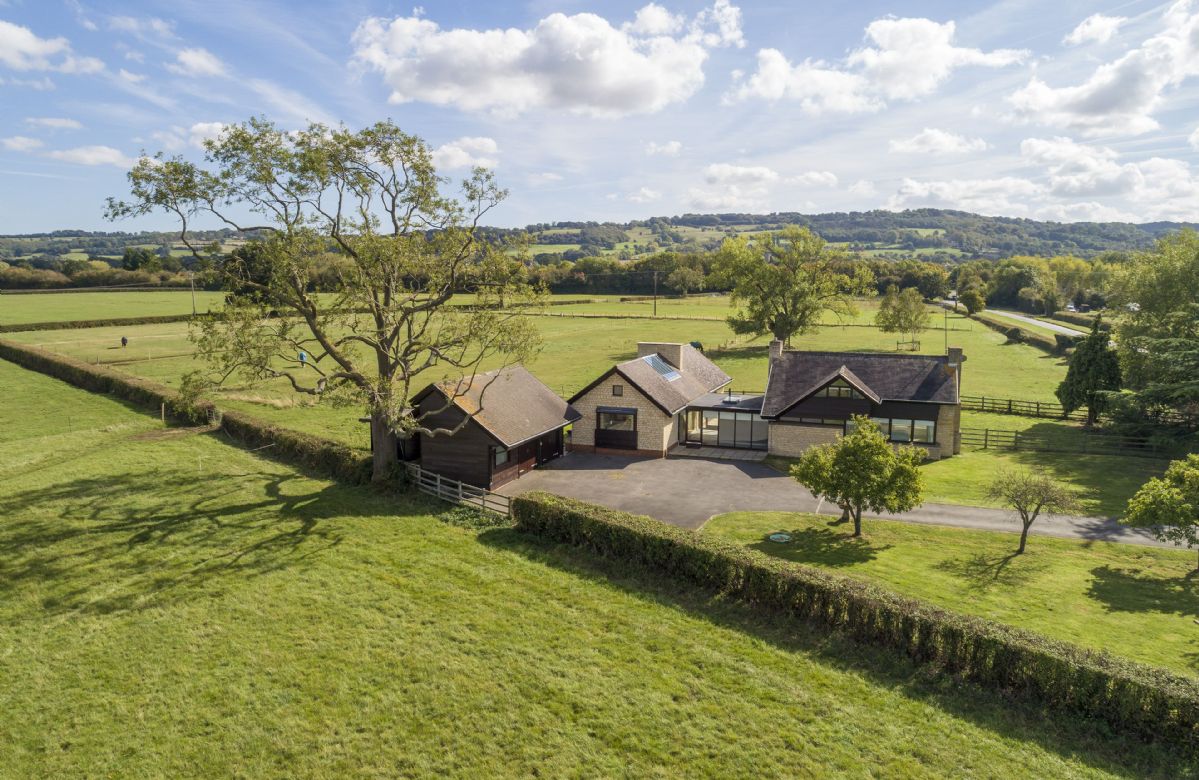Willersey Farm House a british holiday cottage for 8 in , 