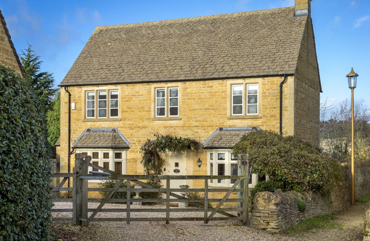 Compton House a british holiday cottage for 7 in , 