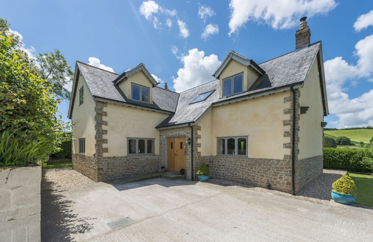 Click here for more about Hideaway Cottage