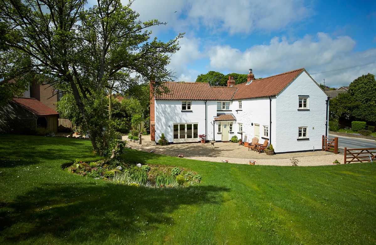 The White House a british holiday cottage for 6 in ,