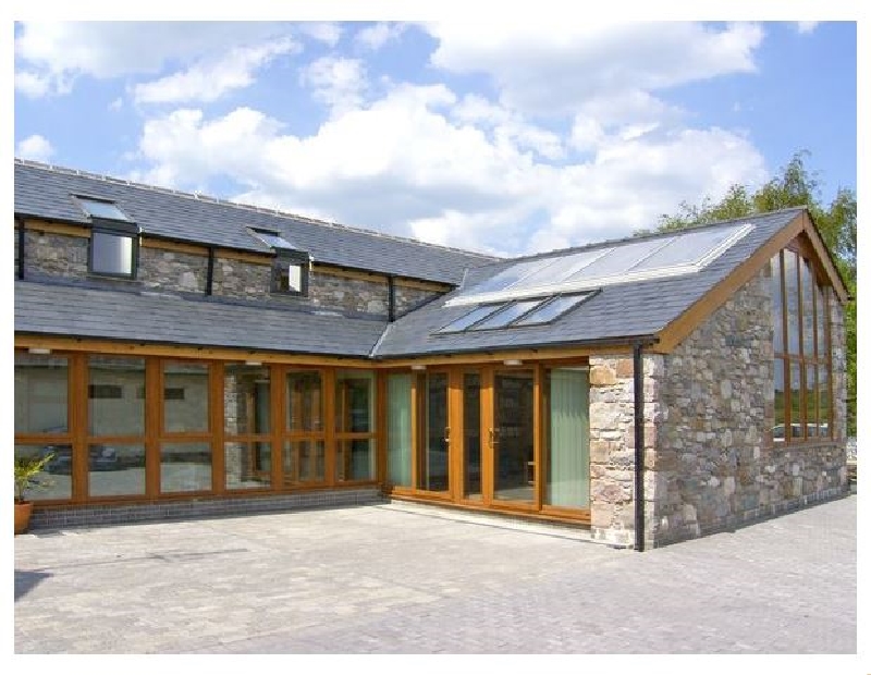 Ddol Helyg Barn a british holiday cottage for 14 in ,