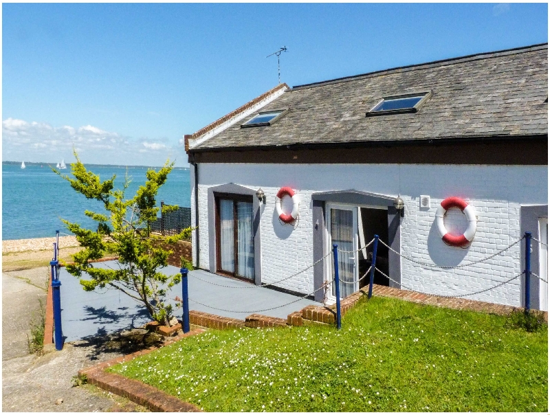 West Sea View No 4 a british holiday cottage for 3 in ,
