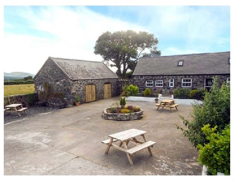 Bwthyn yr Helyg (Willow Cottage) a british holiday cottage for 6 in ,