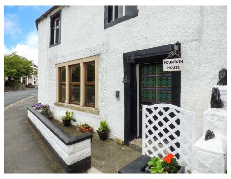 Fountain House a british holiday cottage for 9 in , 