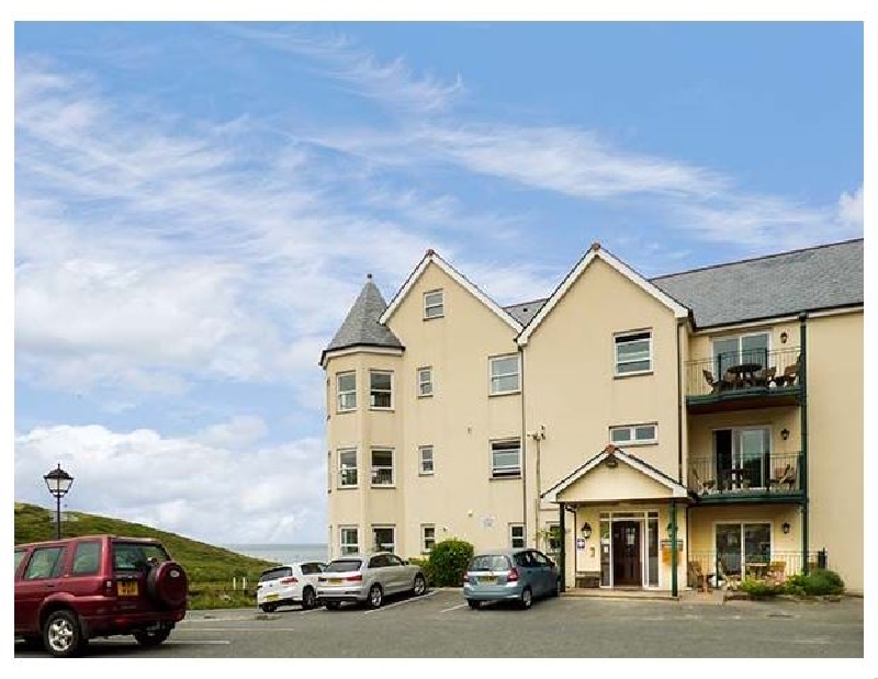 Click here for more about 9 Beachcombers Apartments