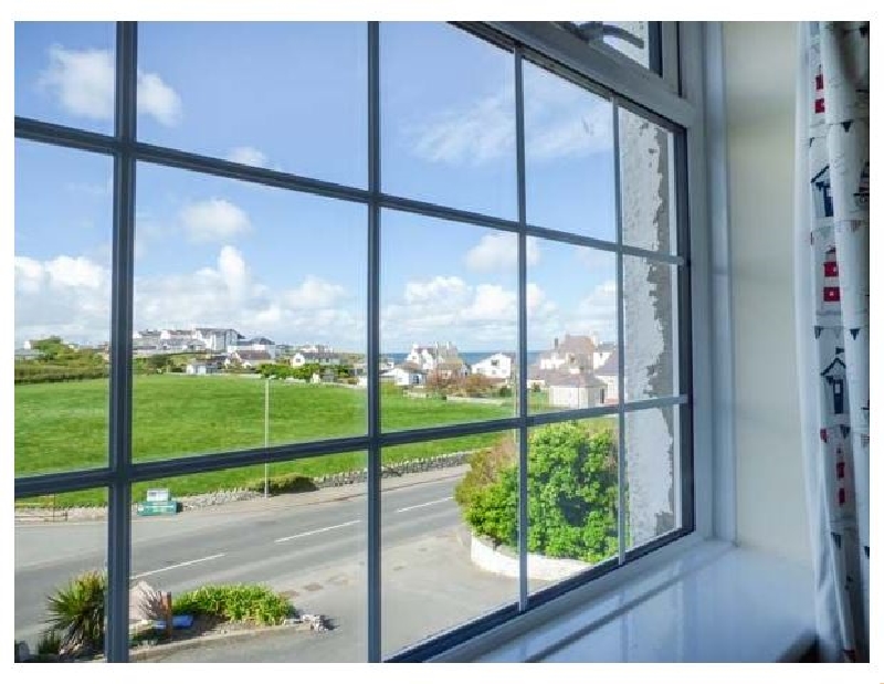 Click here for more about Flat 6