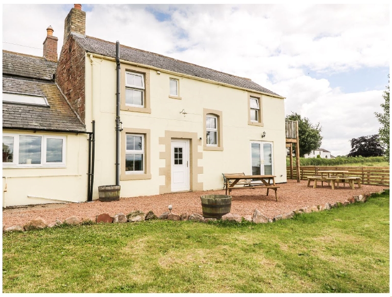 Pointer Dog House a british holiday cottage for 12 in , 