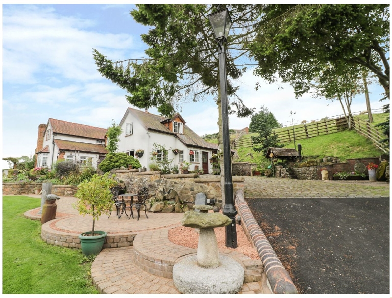 White Cottage a british holiday cottage for 2 in , 