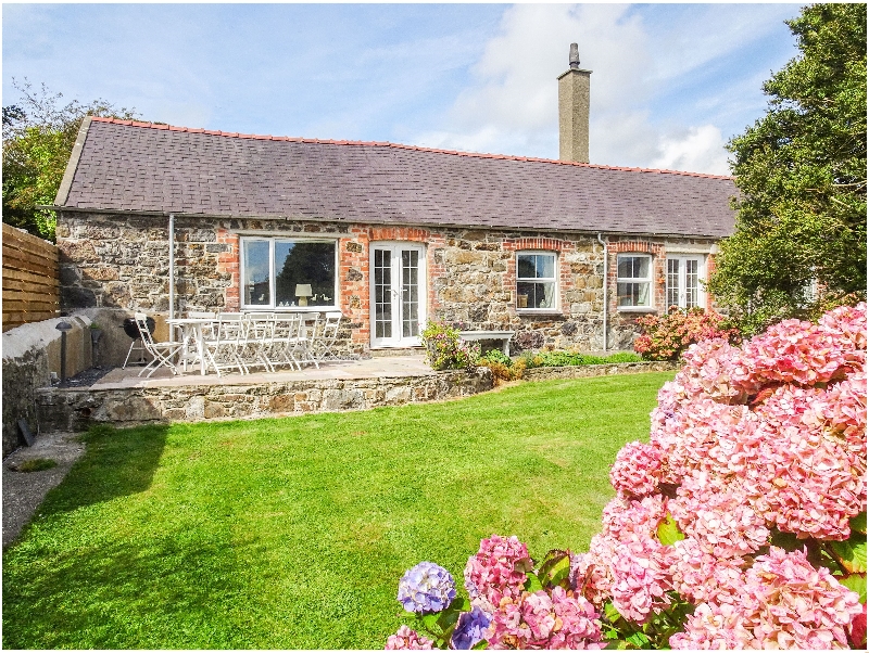 The Shippons a british holiday cottage for 8 in ,