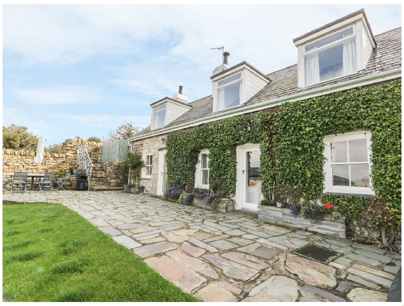 Bronwydd a british holiday cottage for 7 in ,