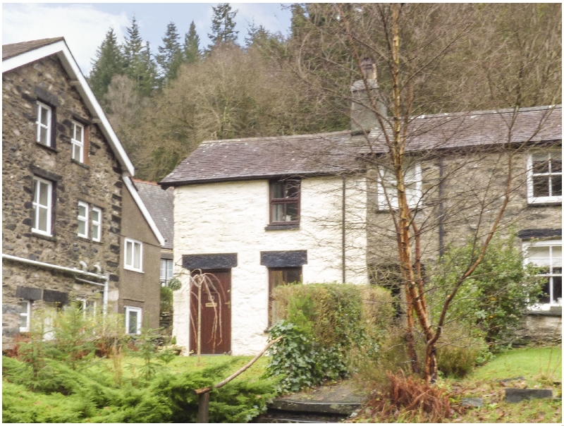 Squirrel Cottage a british holiday cottage for 2 in ,