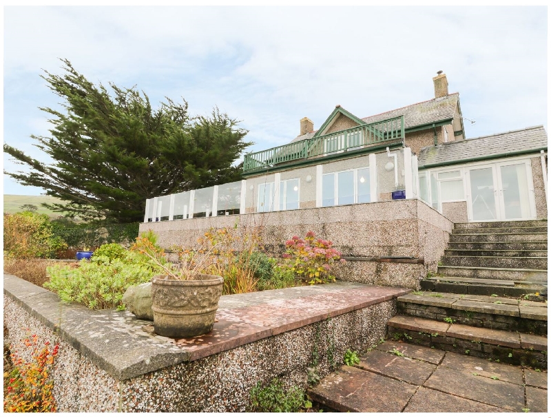 Bryn Eglwys a british holiday cottage for 8 in , 