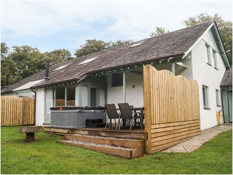 Rowan - Woodland Cottages a british holiday cottage for 10 in , 
