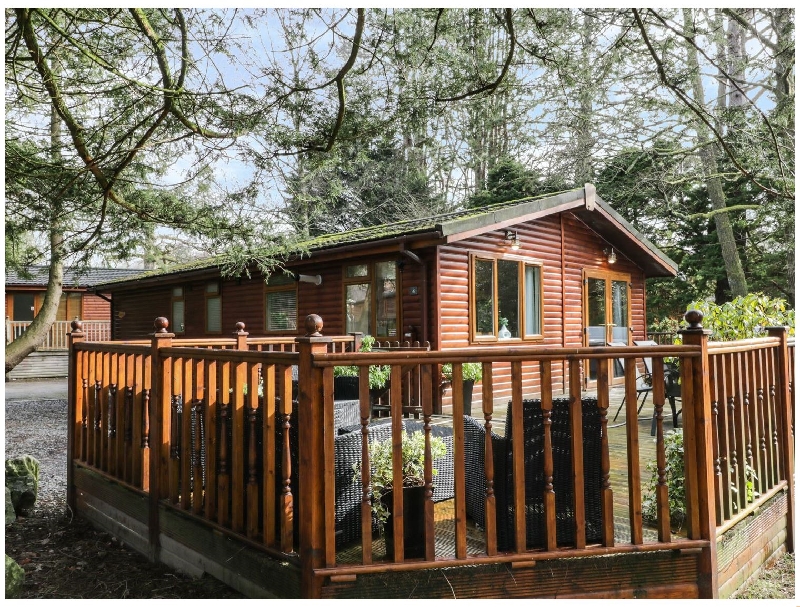 Click here for more about Footprints Lodge