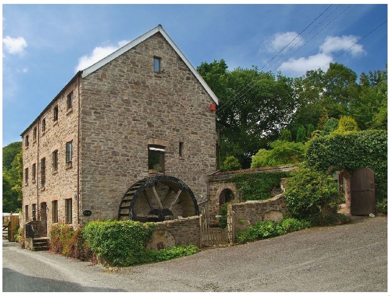 The Old Mill a british holiday cottage for 11 in ,