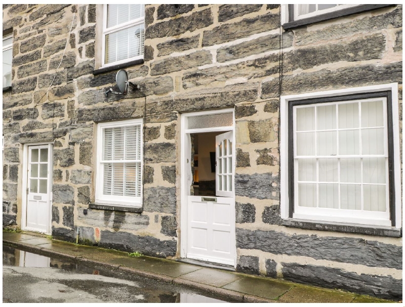 Llys Madoc a british holiday cottage for 2 in , 