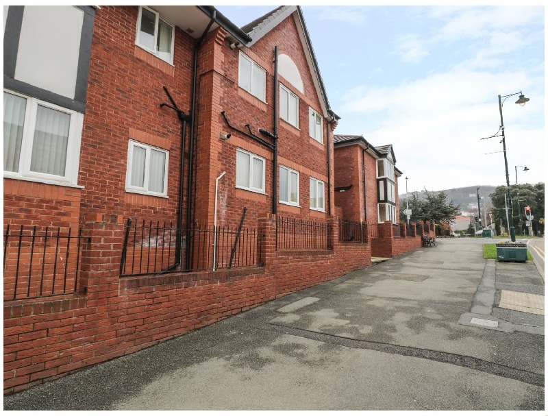 Flat 9 a british holiday cottage for 4 in , 