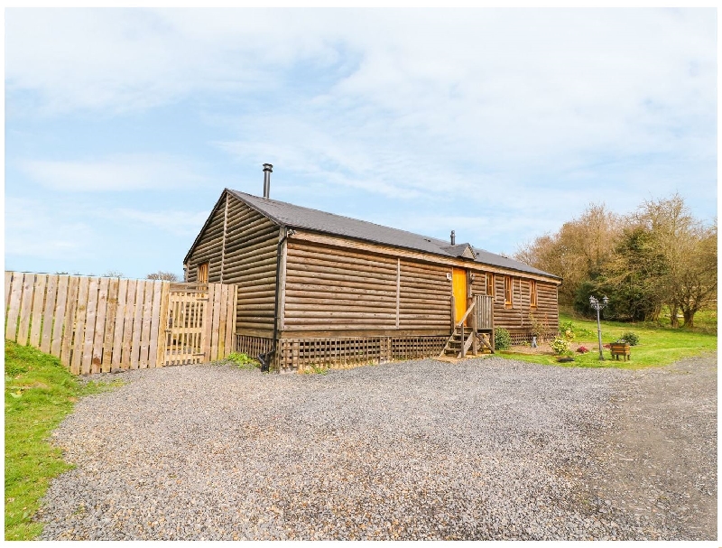 Caban Gwdihw ( Owl Cabin) a british holiday cottage for 6 in ,