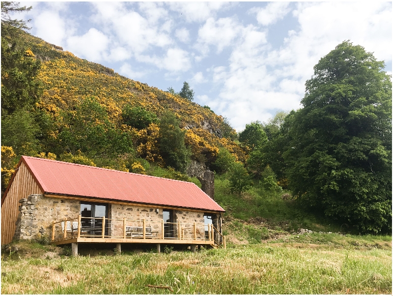 East Craigdhu Cow Byre a british holiday cottage for 2 in , 