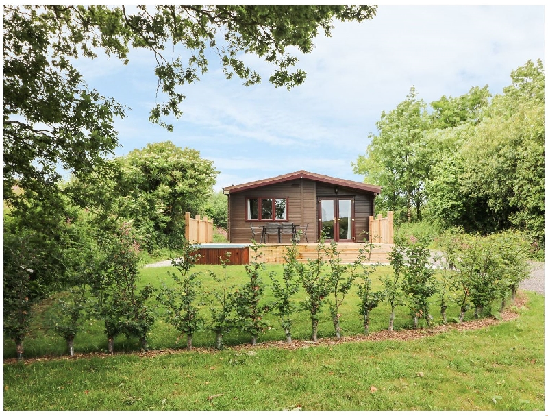 Oak Lodge a british holiday cottage for 6 in ,