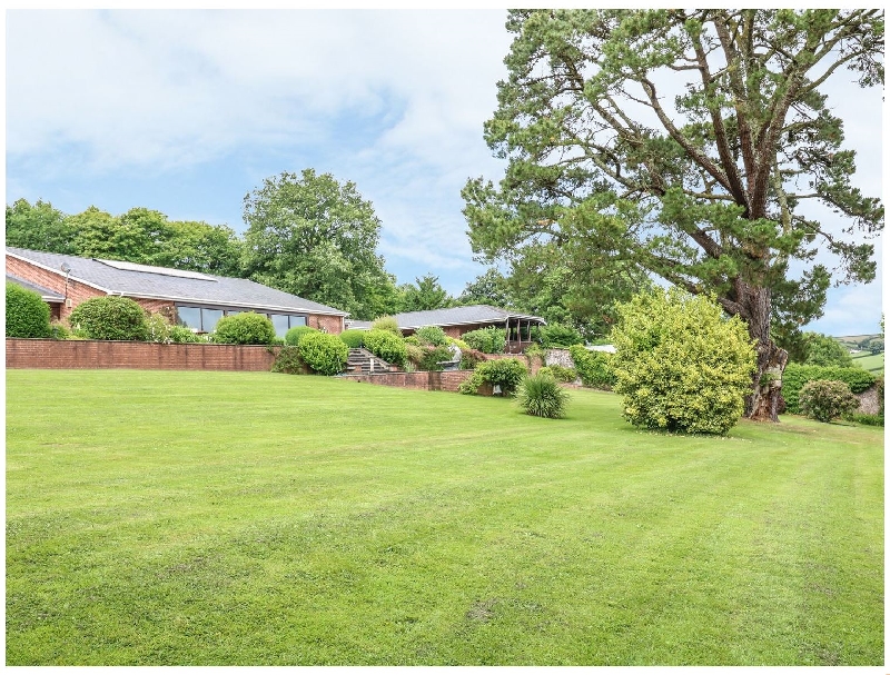 Wood View Cottage a british holiday cottage for 4 in , 