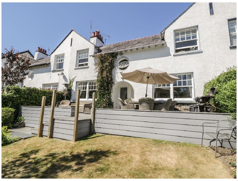 Moss Bank House a british holiday cottage for 8 in , 