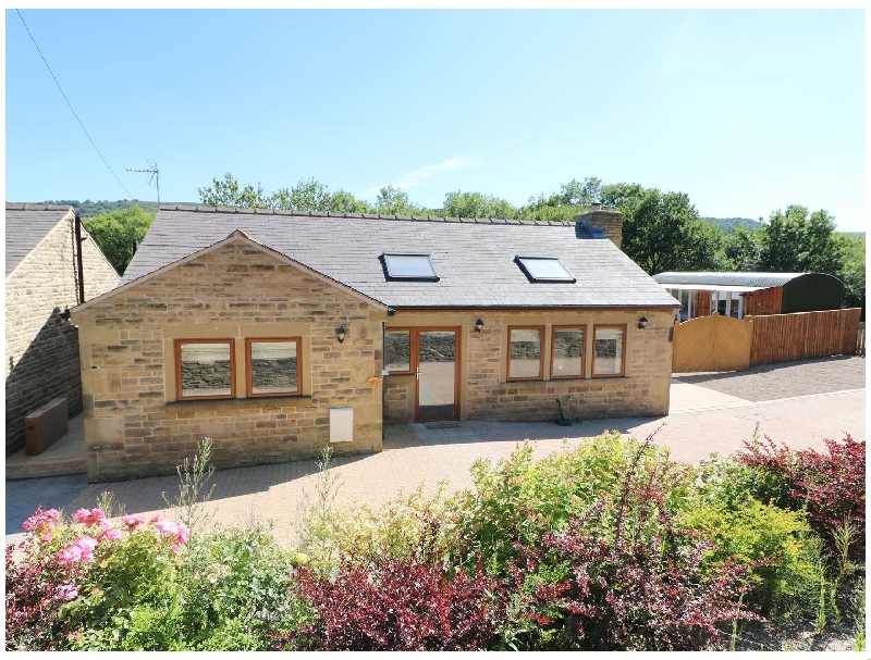 2 Pheasant Lane a british holiday cottage for 8 in , 