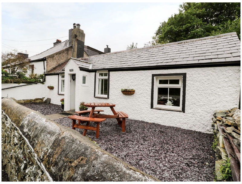 Ty Coed a british holiday cottage for 4 in ,