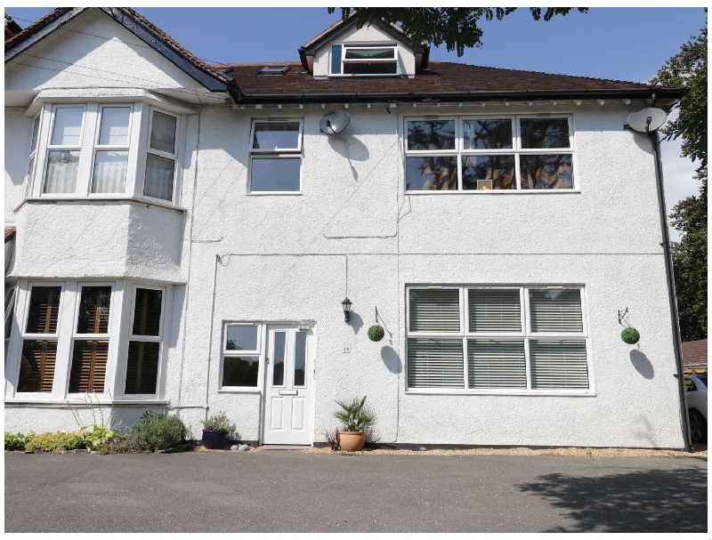 Click here for more about Flat 6- 48 Kings Avenue