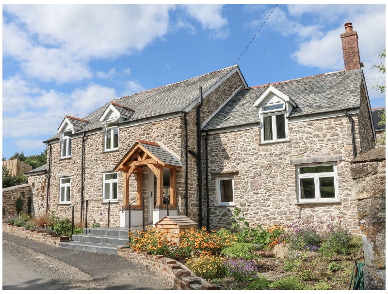 Middle Dean Farmhouse a british holiday cottage for 11 in ,