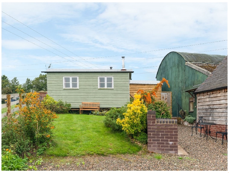 Shepherd's Hut a british holiday cottage for 2 in , 