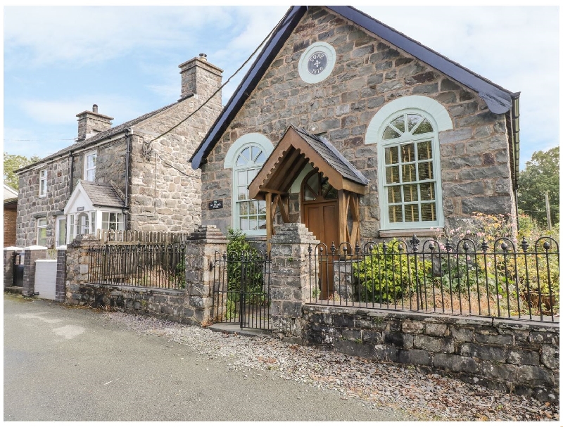 Click here for more about Ty Capel Soar