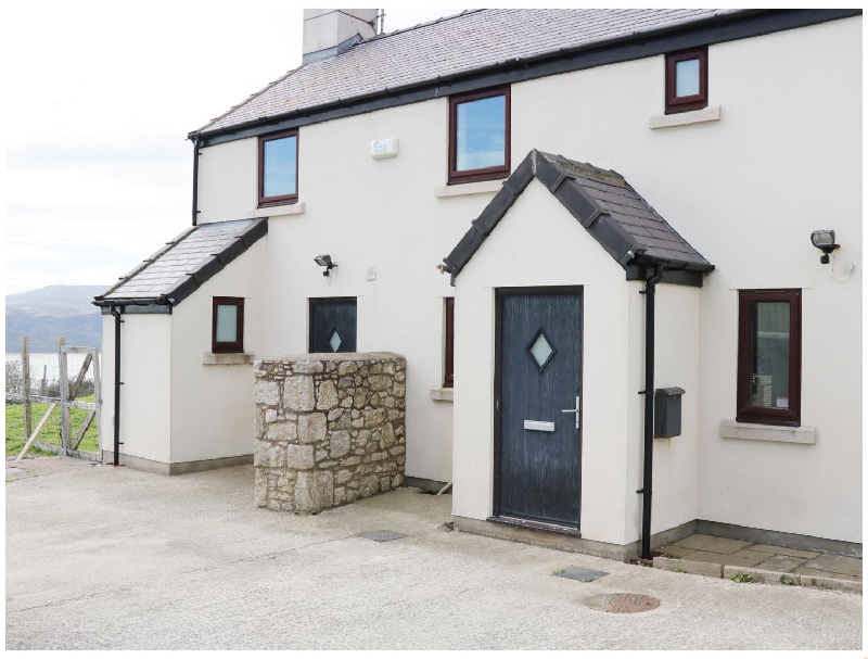 Pen Y Ffridd Farm a british holiday cottage for 8 in , 